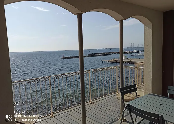 Port Rive Gauche Oyat Marseillan (Herault)